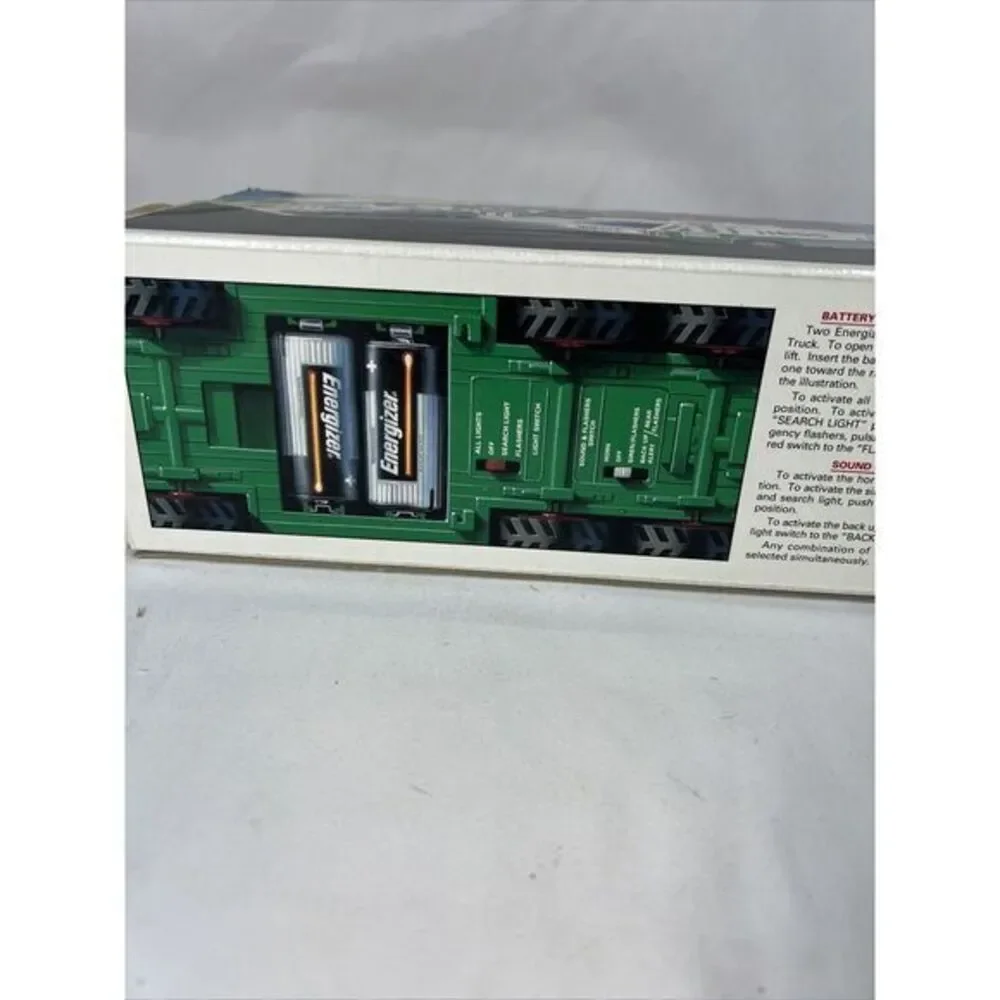Vintage 1996 Hess Truck Emergency Vehicle‎ In Original Box